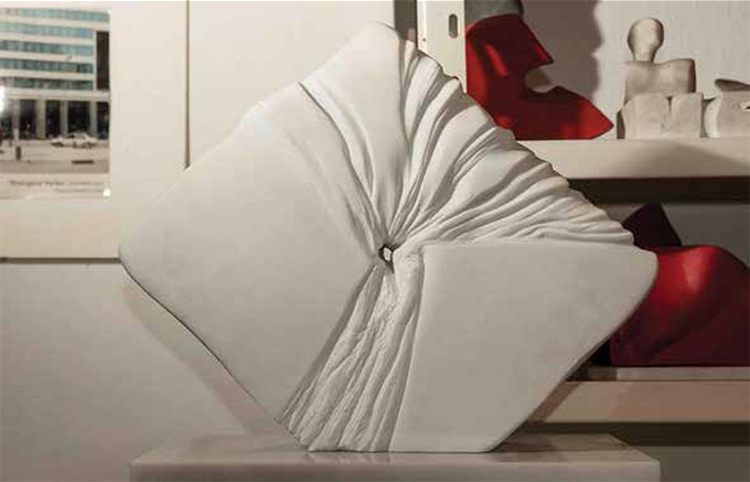 Exposición | Otras Ciudades: Carraras y Rojos esculturas de Lucía Pacenza