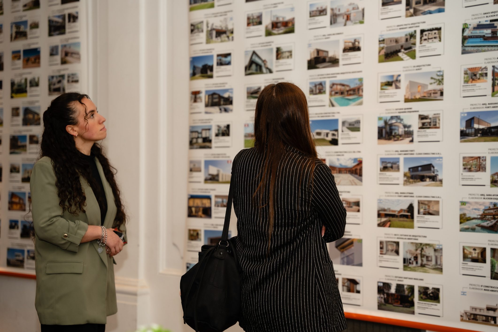 Guía de la Construcción celebró la arquitectura en un evento único de exhibición de la 2° edición de Premio Muchtek 2 Exhibición Premio Muchtek Arquitectura - 15 de octubre